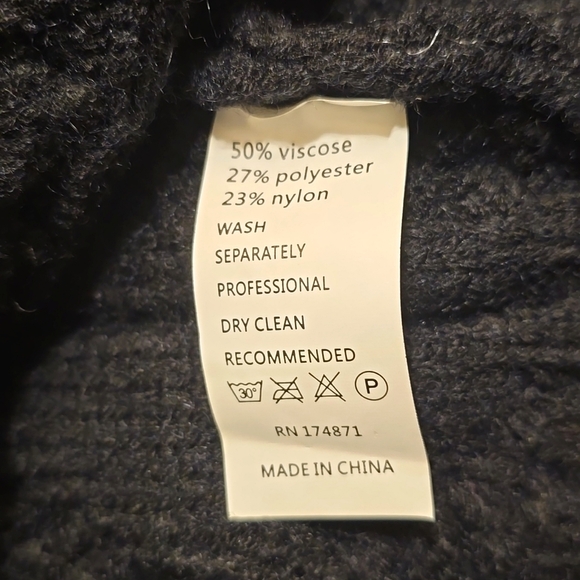 NWT Cropped Embellished Cardigan - Picture 4 of 4